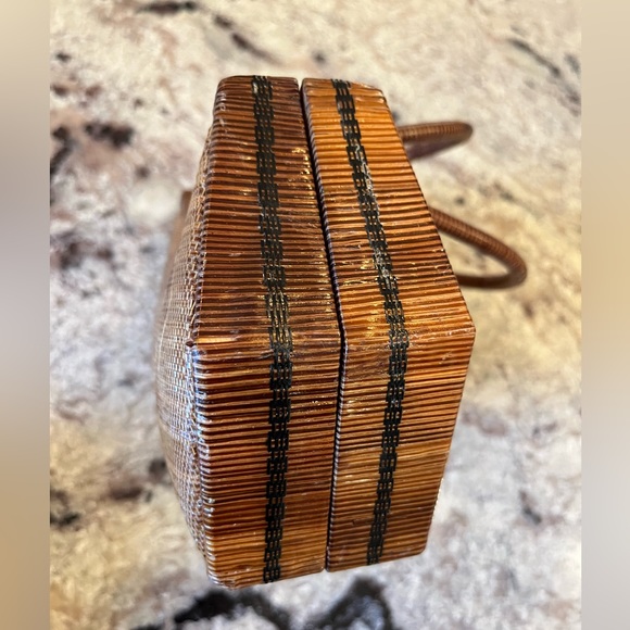 Wicker/Wooden Small Purse - Picture 6 of 8